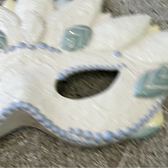 Mardi Gras Adult Face Mask Wall Plaque Iridescent White Soft Blue Painted FLAW - Picture 6 of 14